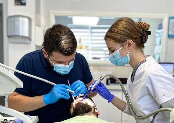 Олександр Малюченко працює